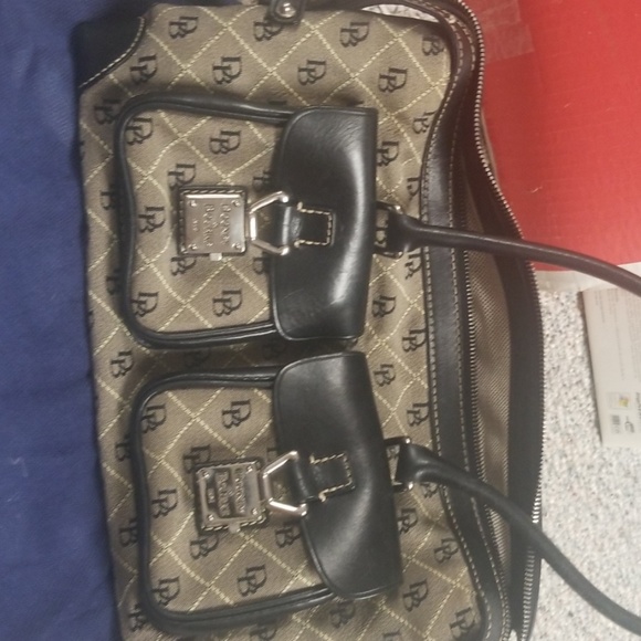 Dooney and Bourke bag - Picture 2 of 5